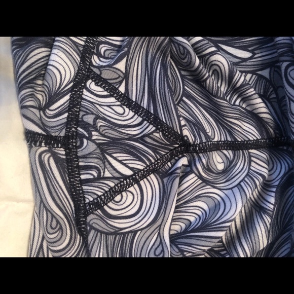 Lululemon Crops - Picture 3 of 3